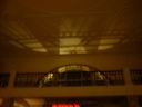 Следы на потолке ж/д вокзала в Улан-Удэ от уличного освещения в 03:00 ночи